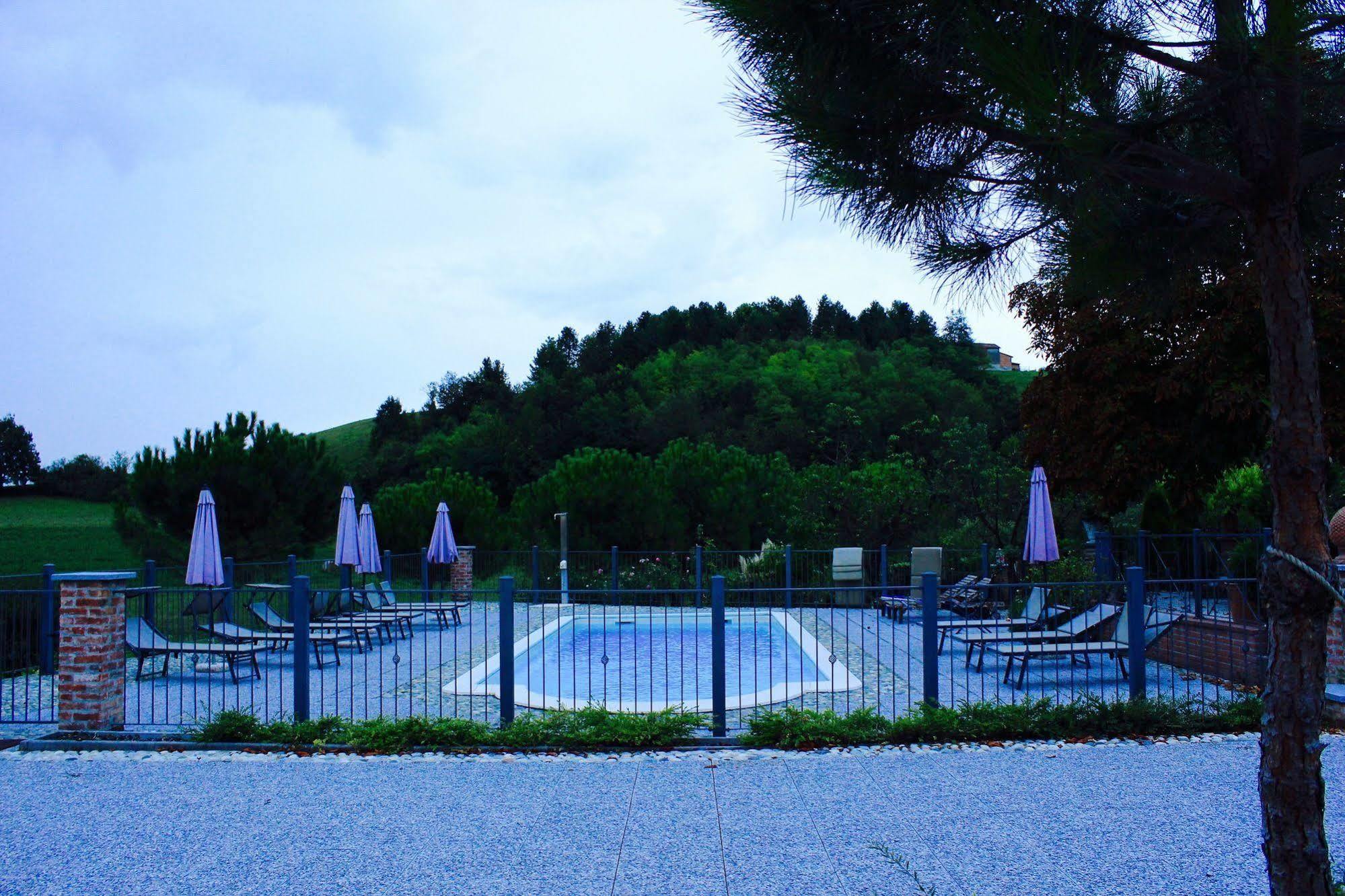 Cascina Castagneto Hotel CastellʼAlfero Exterior foto